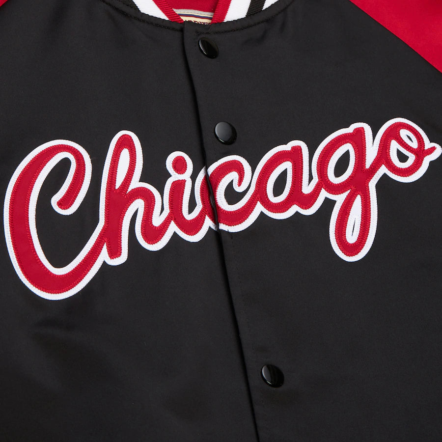 Men's Black Chicago Bulls Vintage Logo Double Clutch Lightweight Satin Raglan Full-Snap Jacket