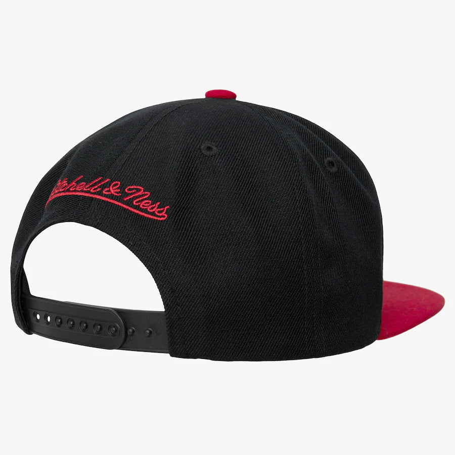 Men's Black/Red Philadelphia 76ers Hardwood Classics Team 2-Tone 2.0 Snapback Hat